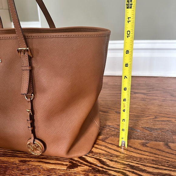 Michael Kors Large Tote Bag - Picture 4 of 5